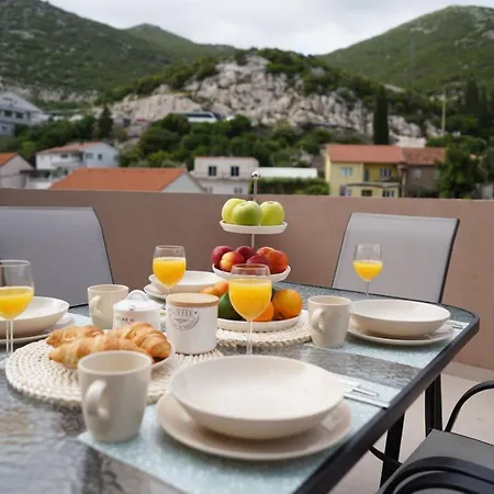 Mostina Near River Appartement *