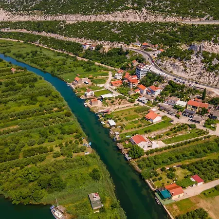 Mostina Near River Appartement *