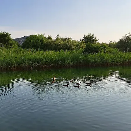 Apartment Mostina Near River *
